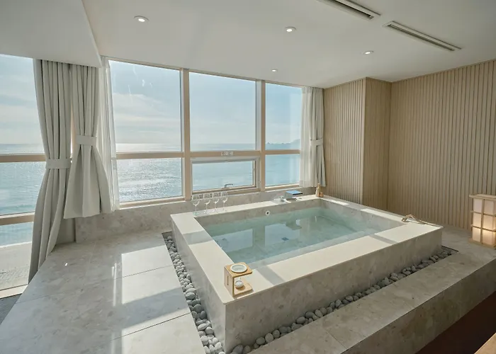 Uh The Haeundae Hotel 3*