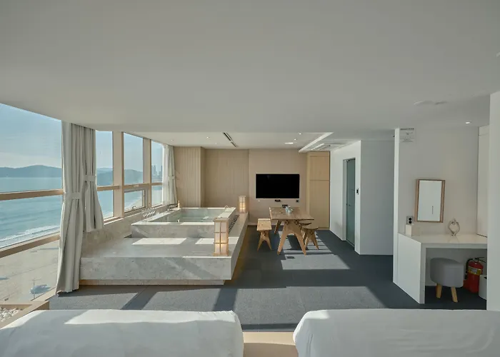 Hotel Uh The Haeundae 3*