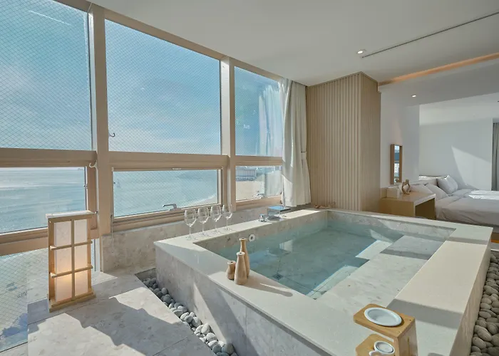 Uh The Haeundae Hotel 3*